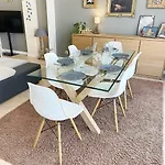 Chez Clem - 3 - Garage Prive - Wifi - Netflix 아파트 *